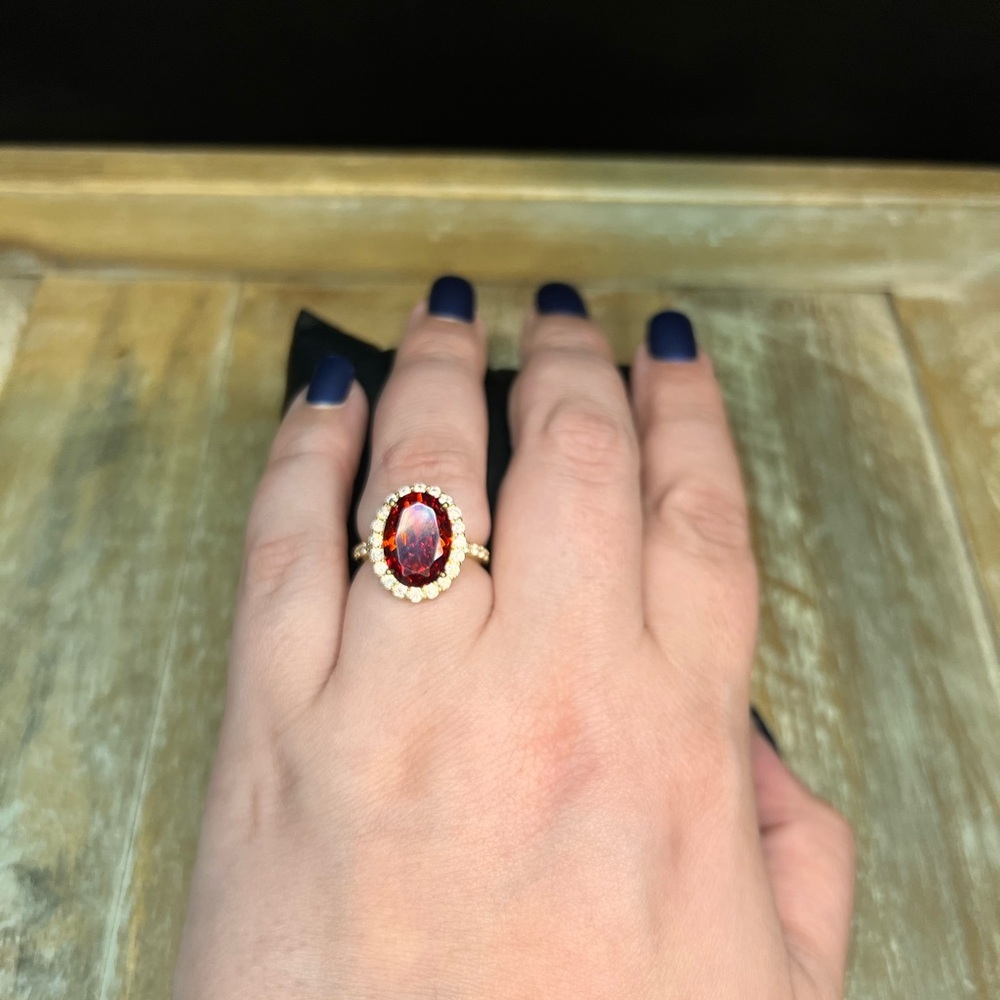 Elegant Gold and Red Gemstone Ring